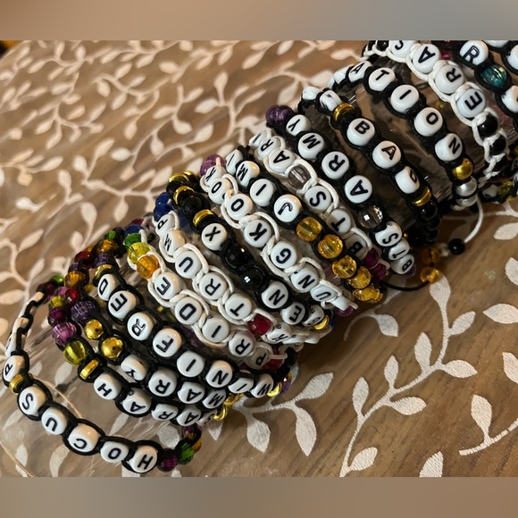 Set of 4 Handmade HOCUS POCUS Themed Beaded Bracelets - Adjustable Size - Picture 8 of 8